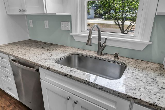 1510 Manor Boulevard, Charleston, SC 29407