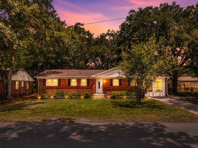1510 Manor Boulevard, Charleston, SC 29407