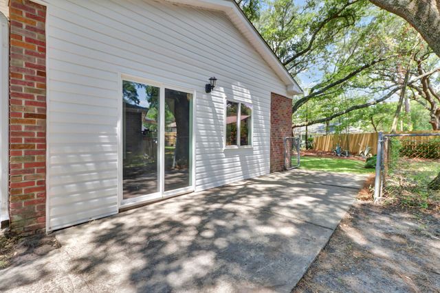 1510 Manor Boulevard, Charleston, SC 29407