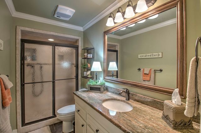 112 Sequoya Drive, Lake Kiowa, TX 76240