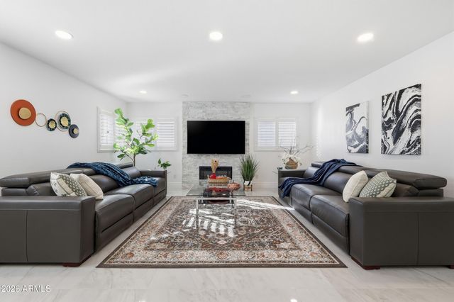 4553 E CAROLINA Drive, Phoenix, AZ 85032