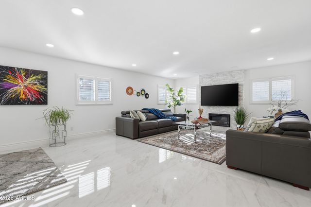 4553 E CAROLINA Drive, Phoenix, AZ 85032