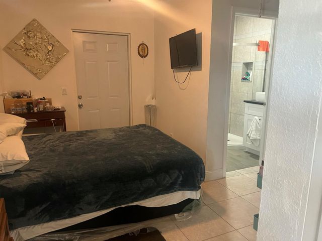 320 Poe Drive, Palm Springs, FL 33461