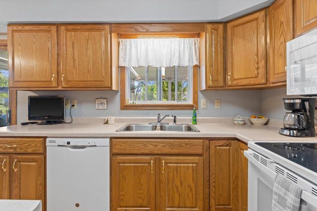 839 Suellen Lane, Portage, WI 53901
