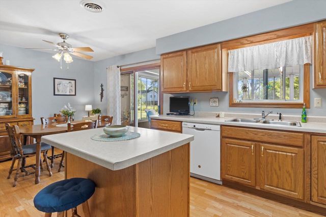 839 Suellen Lane, Portage, WI 53901