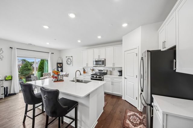 2629 Martini Street, Mundelein, IL 60060