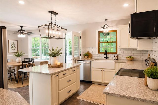 125 Flint Hill Drive, Oxford, GA 30054