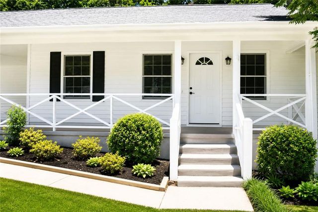 125 Flint Hill Drive, Oxford, GA 30054