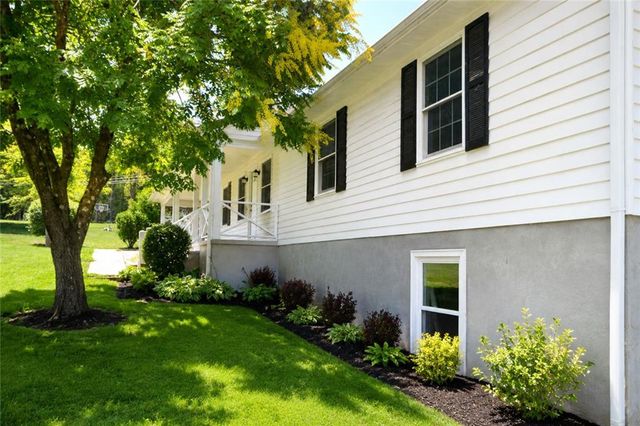 125 Flint Hill Drive, Oxford, GA 30054
