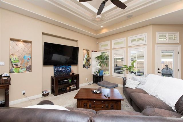 2020 Queens Avenue, Mcallen, TX 78504