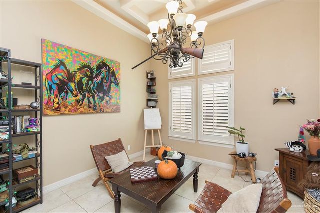 2020 Queens Avenue, Mcallen, TX 78504