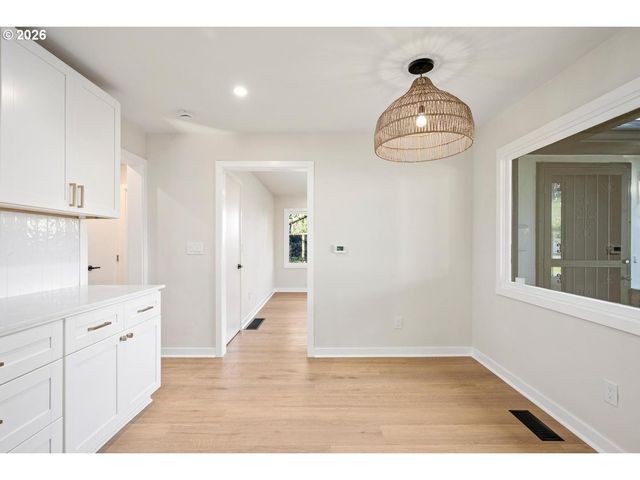 10721 Ne 2ND Ave, Portland, OR 97211