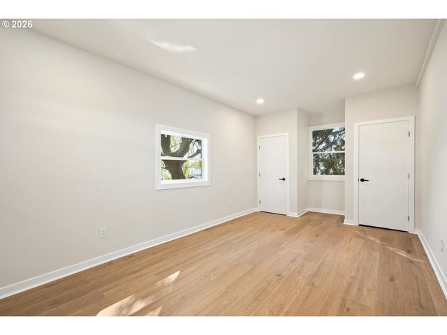 10721 Ne 2ND Ave, Portland, OR 97211