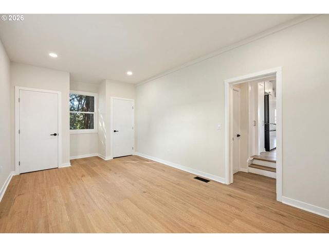 10721 Ne 2ND Ave, Portland, OR 97211