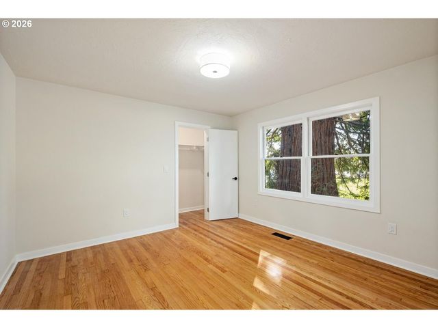 10721 Ne 2ND Ave, Portland, OR 97211