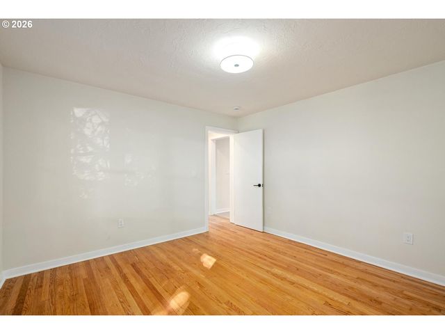 10721 Ne 2ND Ave, Portland, OR 97211