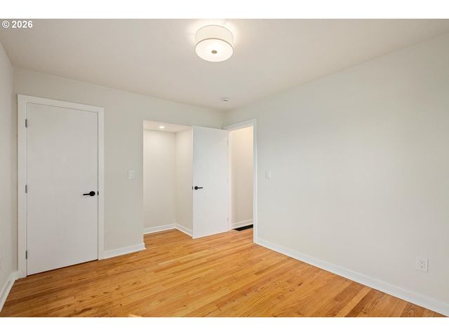 10721 Ne 2ND Ave, Portland, OR 97211