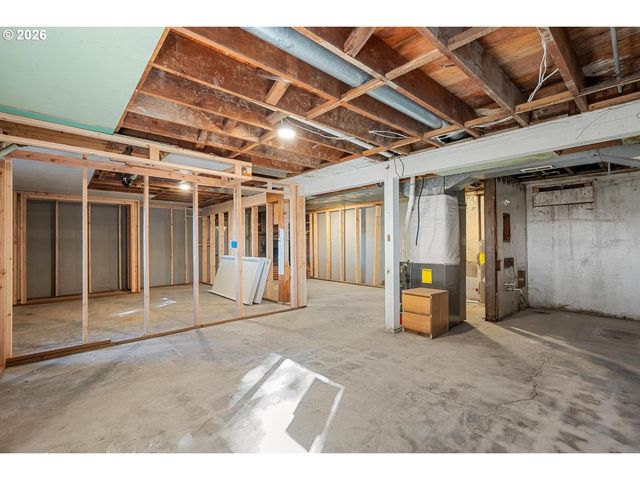 10721 Ne 2ND Ave, Portland, OR 97211