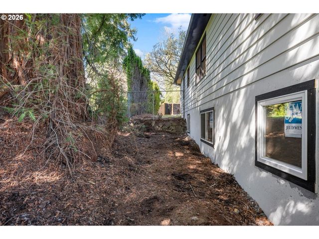 10721 Ne 2ND Ave, Portland, OR 97211