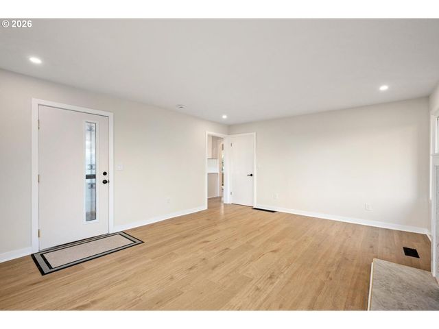 10721 Ne 2ND Ave, Portland, OR 97211