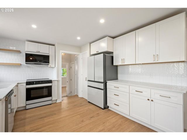 10721 Ne 2ND Ave, Portland, OR 97211