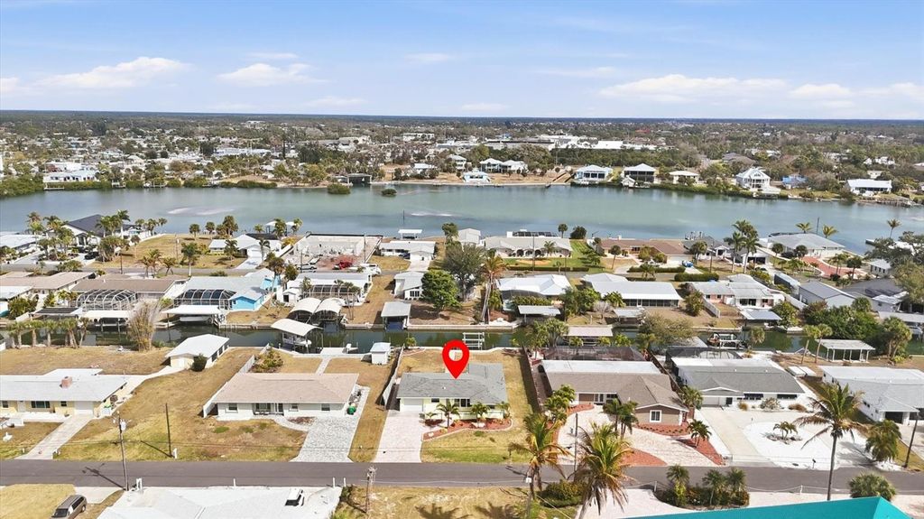 Image 2 of property listing at 1455 LEMON BAY DRIVE, Englewood, FL 34223