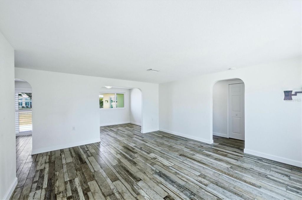 Image 11 of property listing at 1455 LEMON BAY DRIVE, Englewood, FL 34223