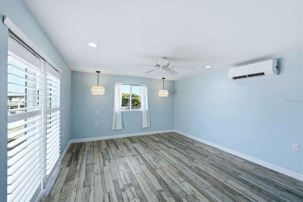 Image 22 of property listing at 1455 LEMON BAY DRIVE, Englewood, FL 34223