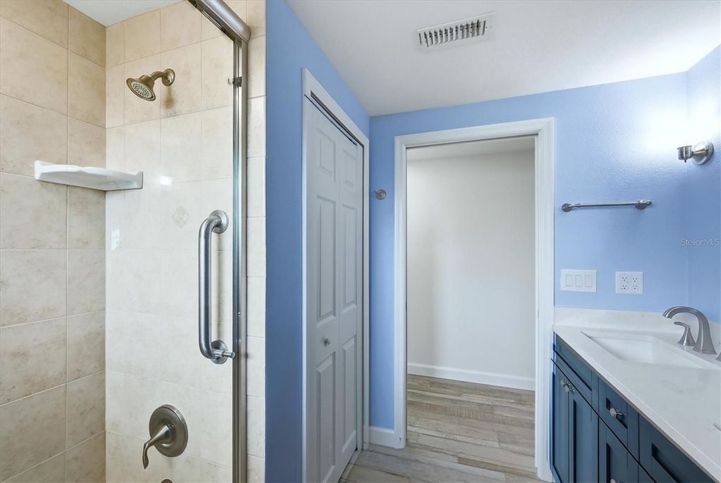 Image 26 of property listing at 1455 LEMON BAY DRIVE, Englewood, FL 34223