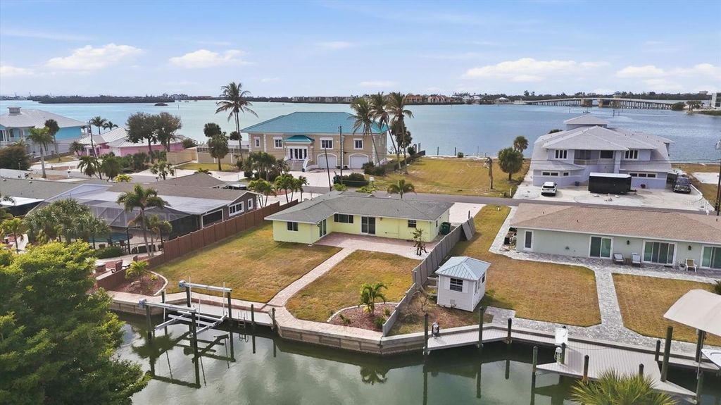 Image 39 of property listing at 1455 LEMON BAY DRIVE, Englewood, FL 34223