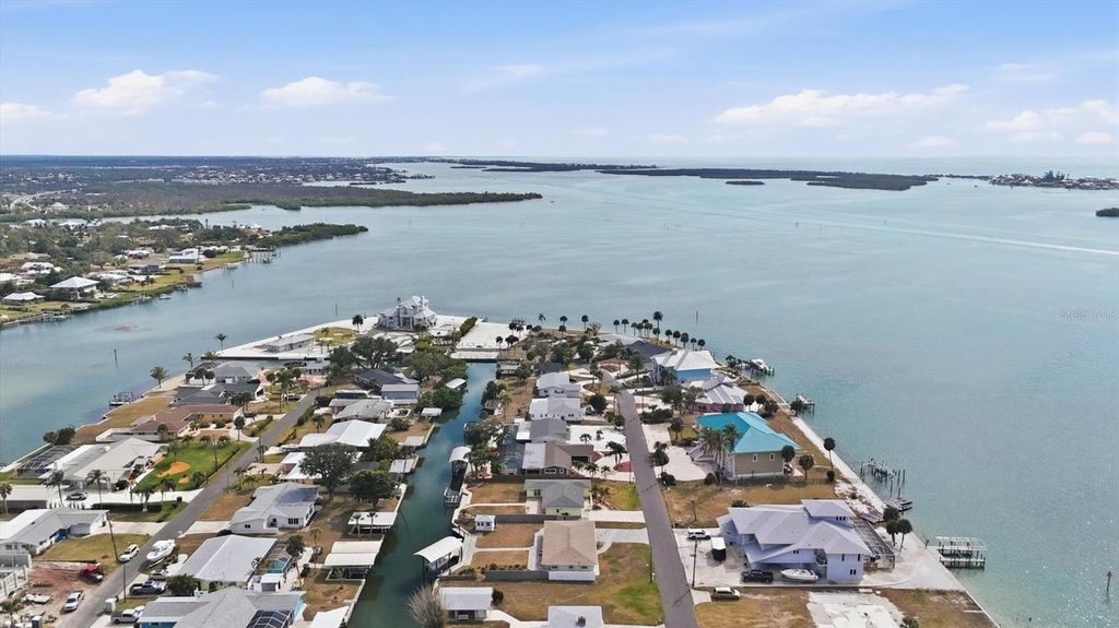 Image 41 of property listing at 1455 LEMON BAY DRIVE, Englewood, FL 34223