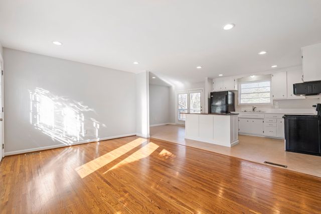 7932 Stallion Dr, Nashville, TN 37221