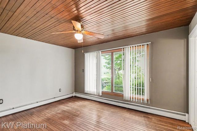 49750 Nautical Drive, New Baltimore, MI 48047