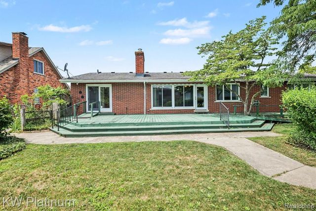 49750 Nautical Drive, New Baltimore, MI 48047