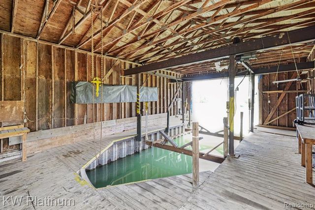 49750 Nautical Drive, New Baltimore, MI 48047