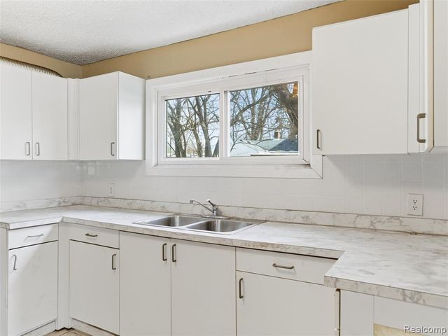 3754 Wasmund Avenue, Warren, MI 48091