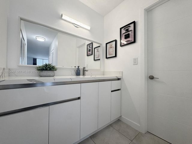 3800 S Ocean Drive 1710, Hollywood, FL 33019