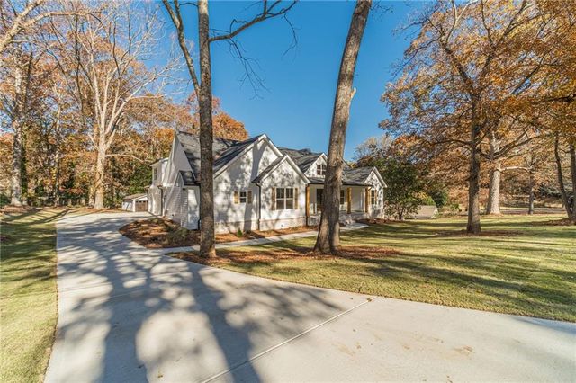 327 Pine Circle, Monroe, GA 30655