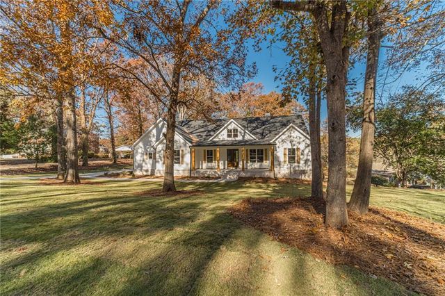 327 Pine Circle, Monroe, GA 30655