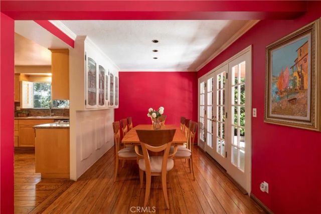 7044 Mammoth Avenue, Van Nuys, CA 91405