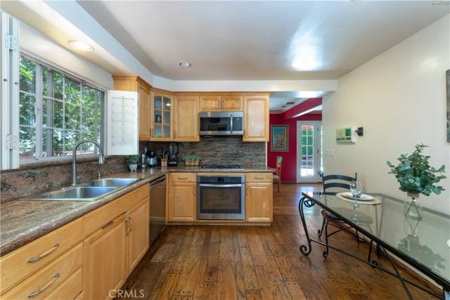 7044 Mammoth Avenue, Van Nuys, CA 91405