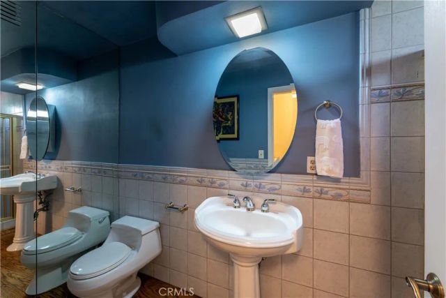7044 Mammoth Avenue, Van Nuys, CA 91405