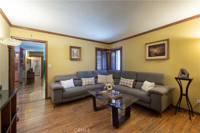 7044 Mammoth Avenue, Van Nuys, CA 91405