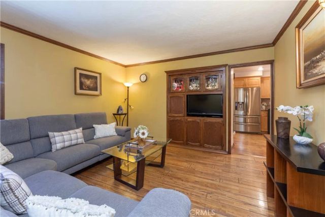 7044 Mammoth Avenue, Van Nuys, CA 91405