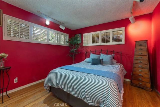 7044 Mammoth Avenue, Van Nuys, CA 91405