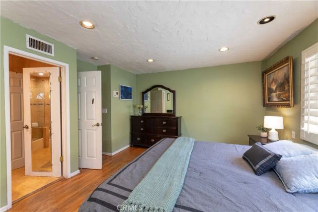 7044 Mammoth Avenue, Van Nuys, CA 91405
