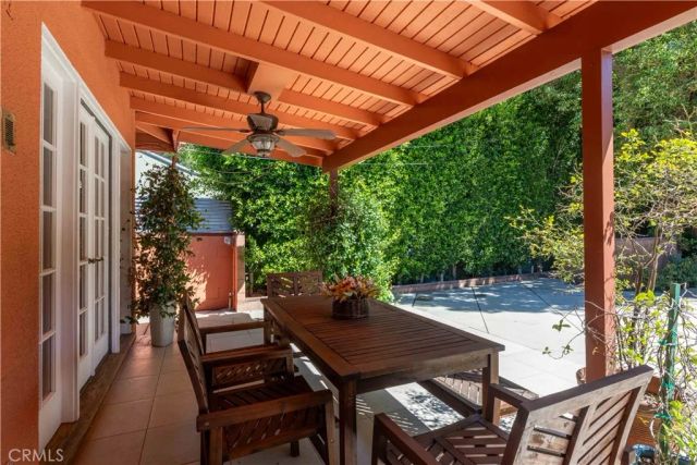 7044 Mammoth Avenue, Van Nuys, CA 91405