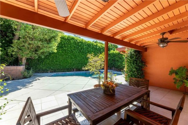 7044 Mammoth Avenue, Van Nuys, CA 91405