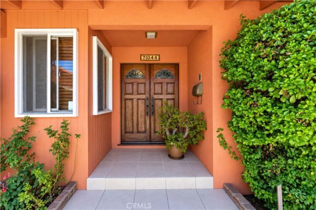 7044 Mammoth Avenue, Van Nuys, CA 91405