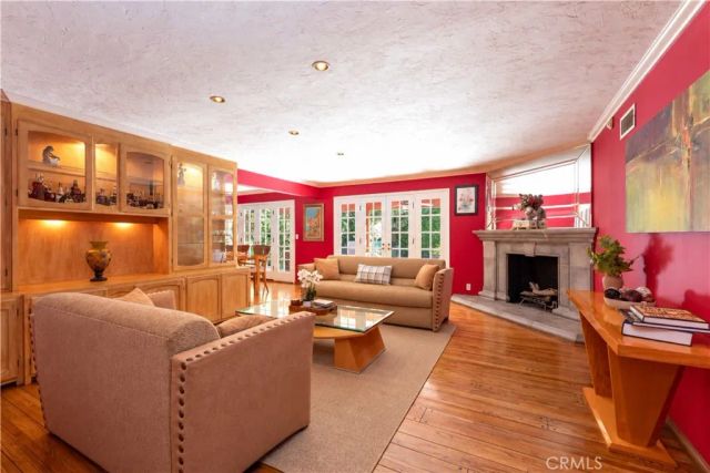 7044 Mammoth Avenue, Van Nuys, CA 91405